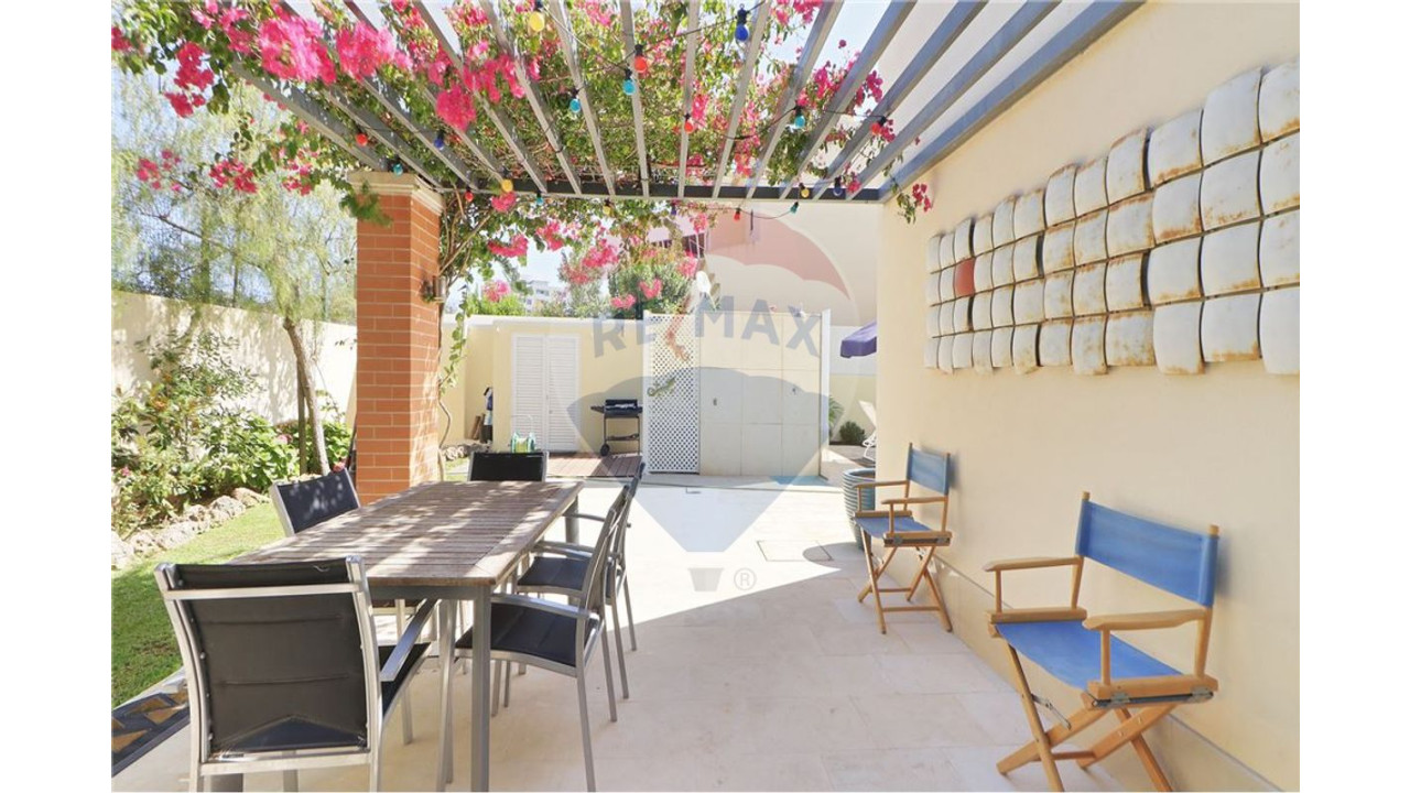 Moradia T4 para Venda em Albufeira e Olhos de Água Foto 13