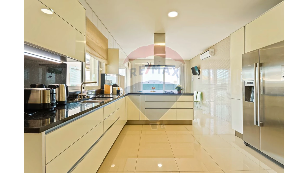 Moradia T7 para Arrendamento em Albufeira e Olhos de Água Foto 6