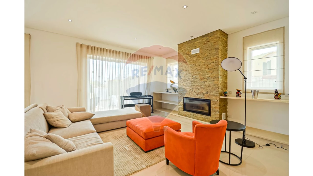 Moradia T7 para Arrendamento em Albufeira e Olhos de Água Foto 4