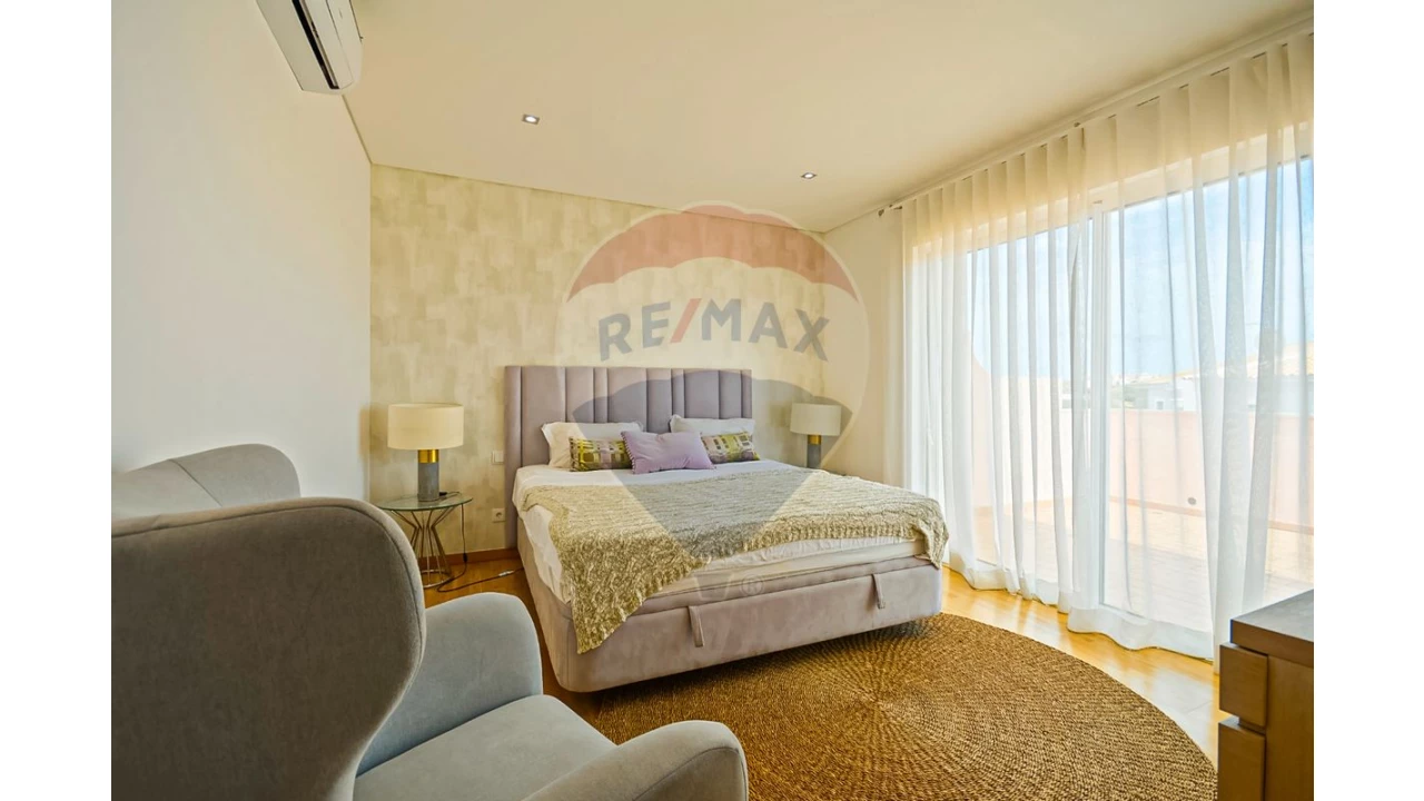 Moradia T7 para Arrendamento em Albufeira e Olhos de Água Foto 9