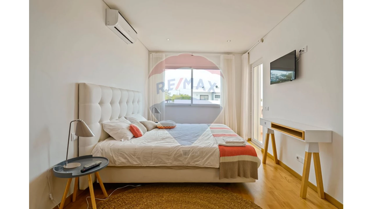 Moradia T7 para Arrendamento em Albufeira e Olhos de Água Foto 13