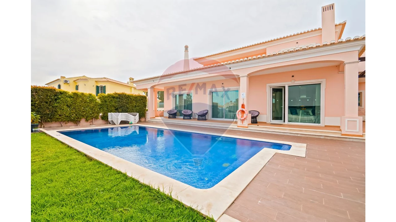 Moradia T7 para Arrendamento em Albufeira e Olhos de Água Foto 1