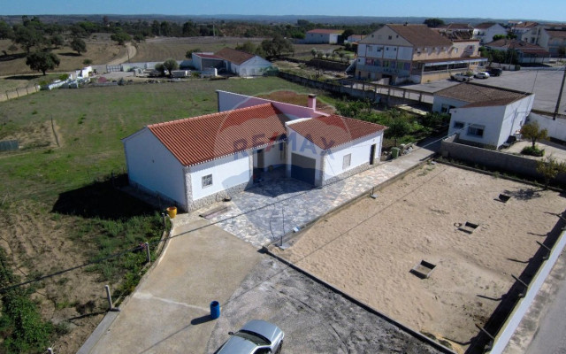 Moradia T3 para Venda em Ourique