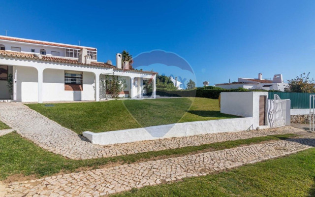 Moradia T4 para Venda em Albufeira e Olhos de Água