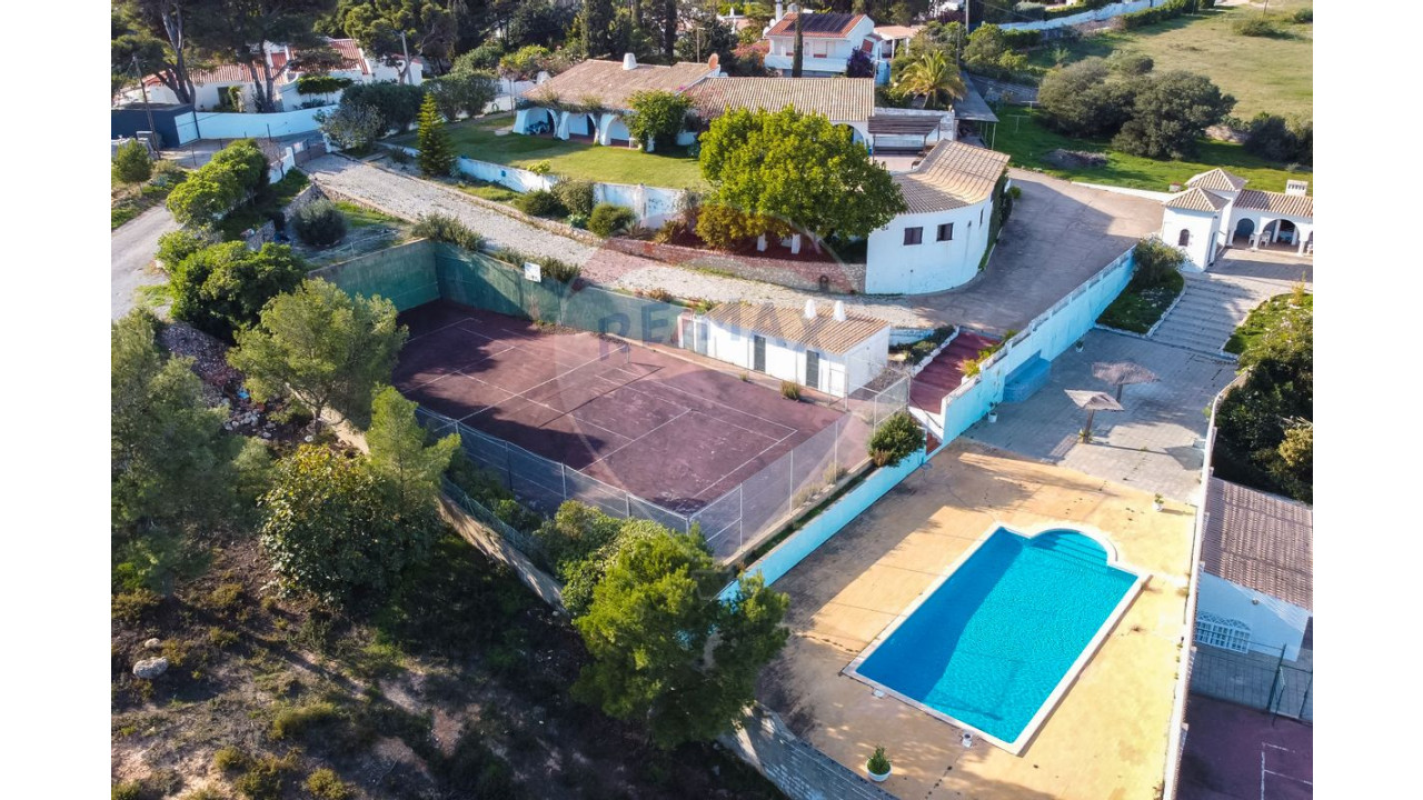 Moradia T5 para Venda em Albufeira e Olhos de Água Foto 3