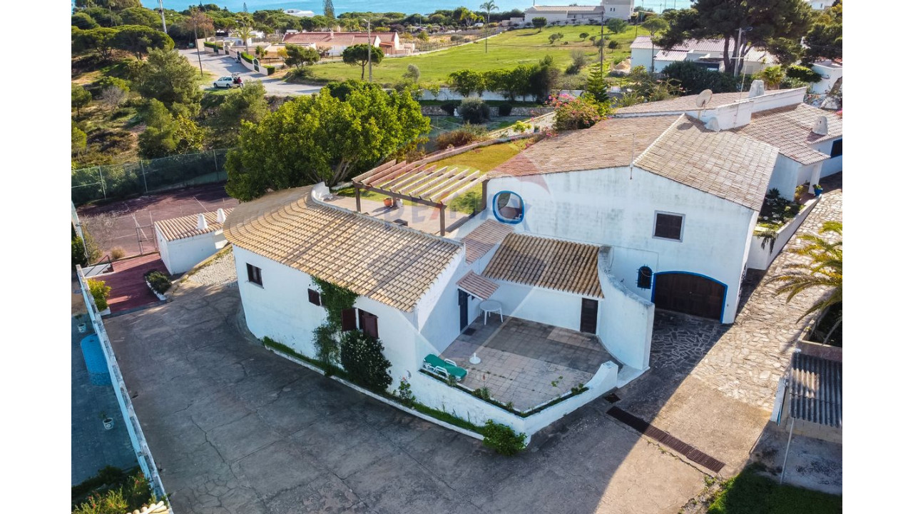 Moradia T5 para Venda em Albufeira e Olhos de Água Foto 6