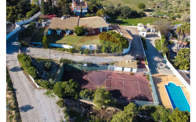 Moradia T5 para Venda em Albufeira e Olhos de Água