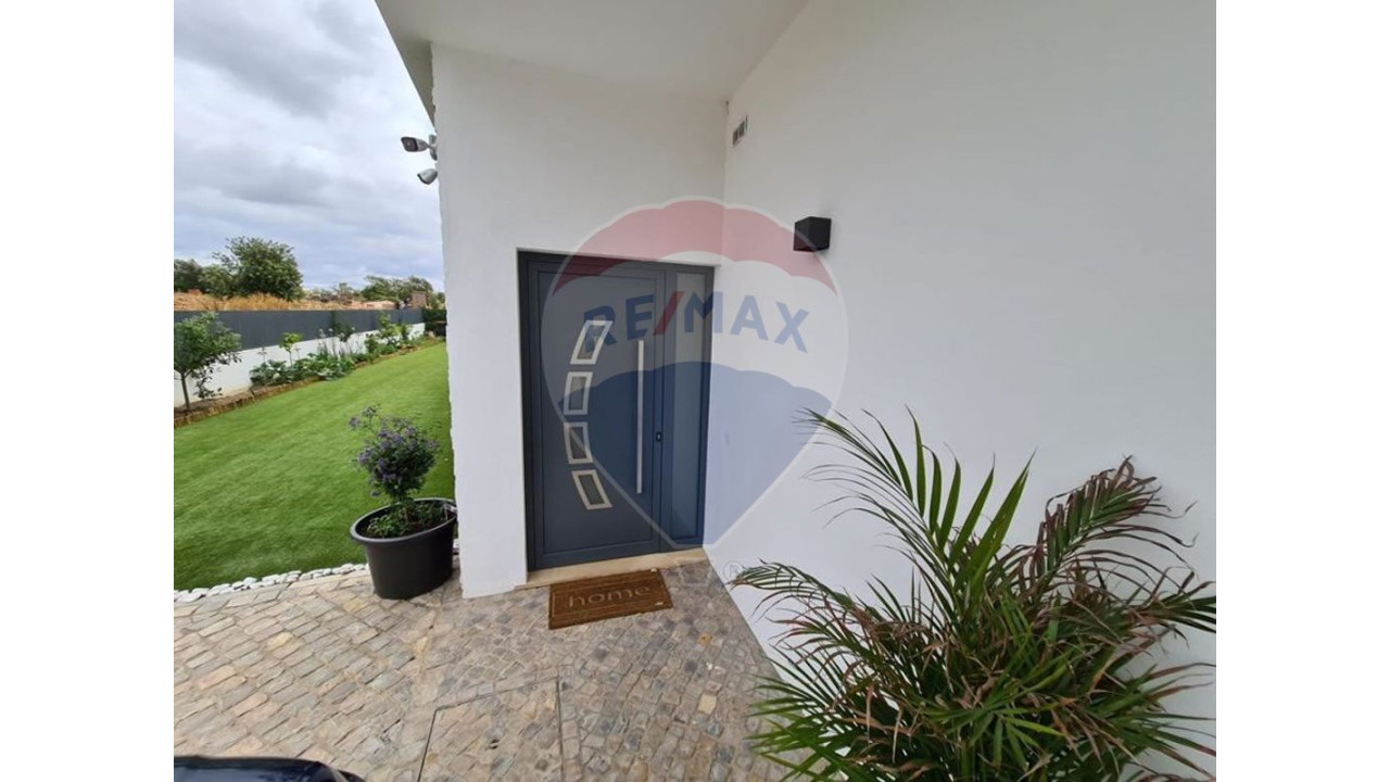Moradia T6 para Venda em Almancil Foto 5