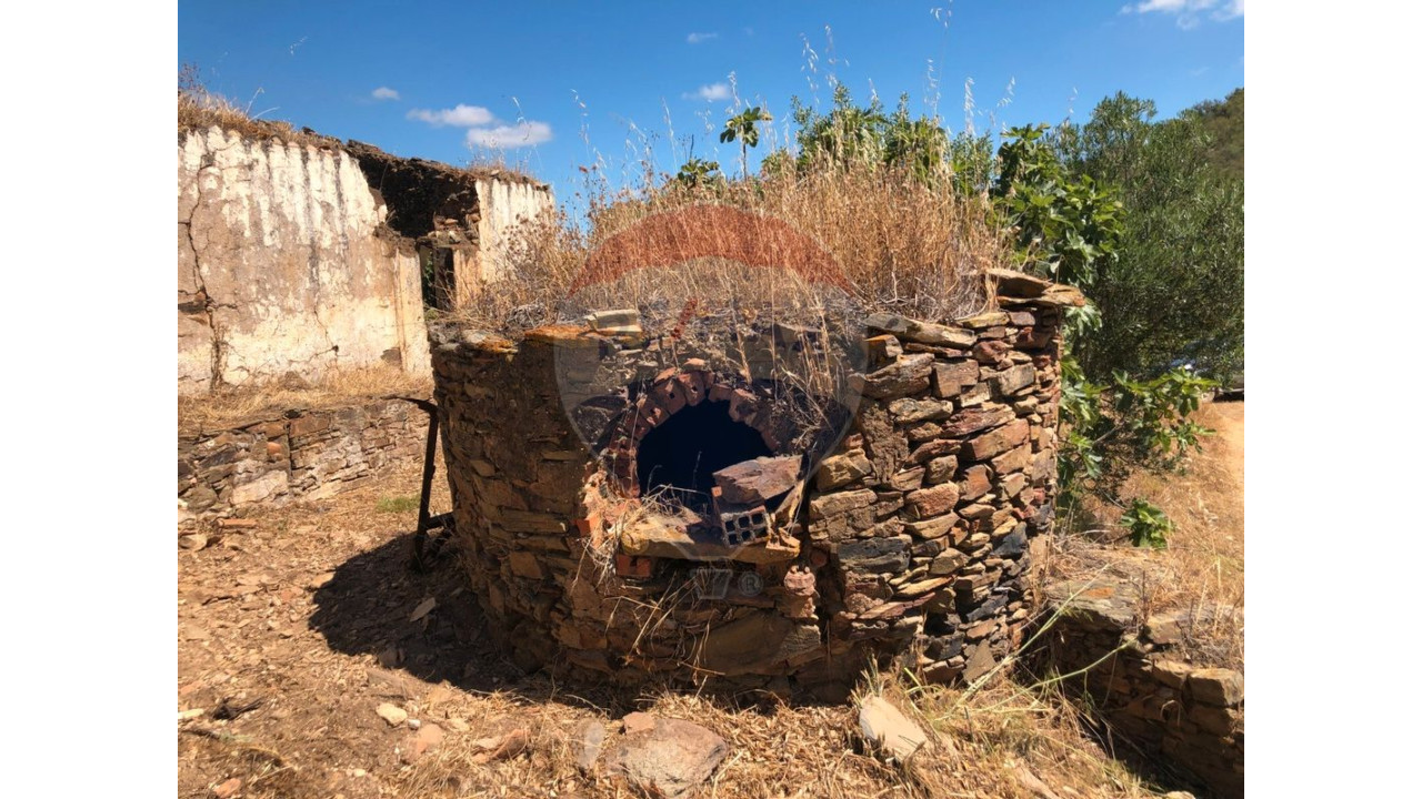 Terreno P/ Prédio para Venda em Santana da Serra Foto 4