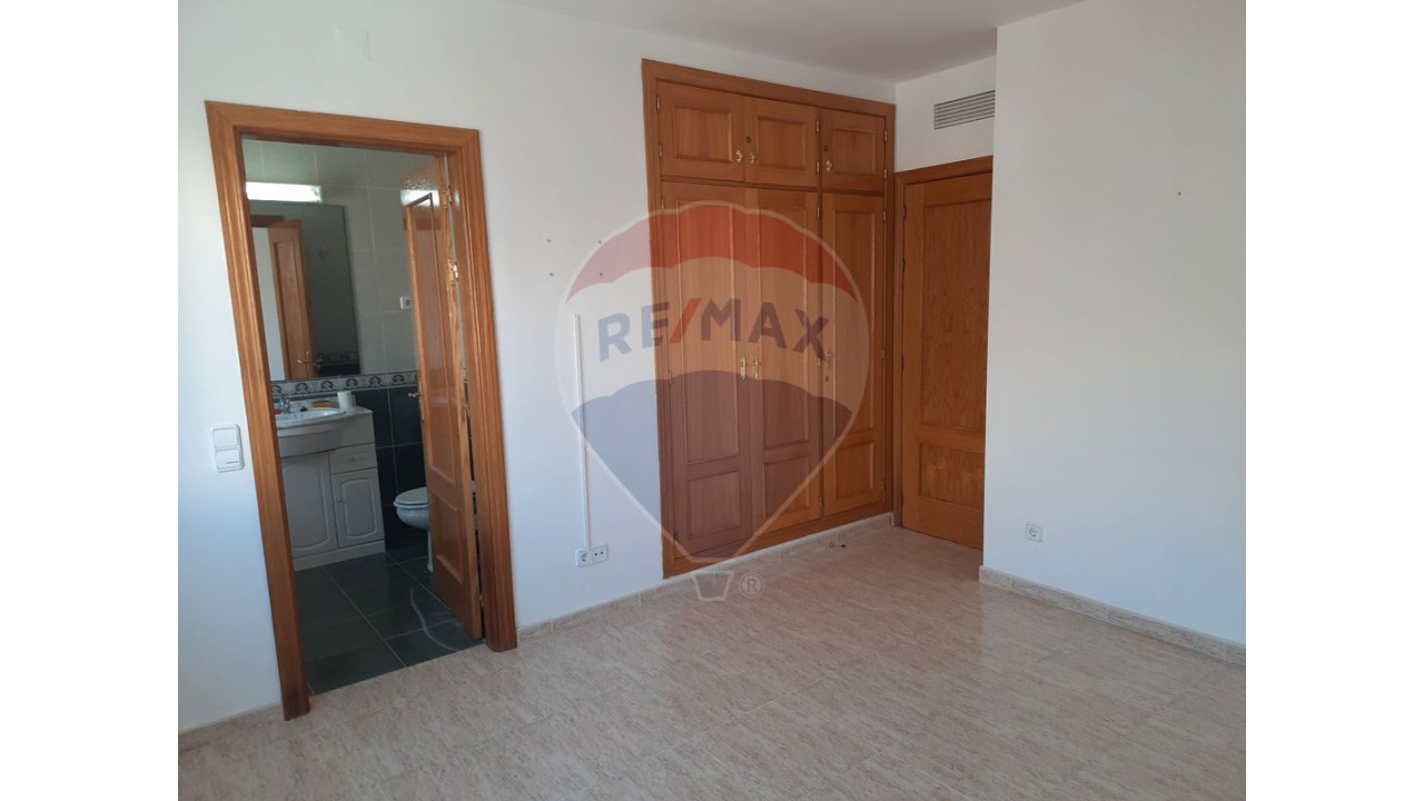 Apartamento T2 para Venda em Quarteira Foto 23