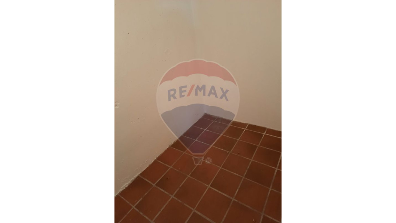 Apartamento T2 para Venda em Quarteira Foto 37