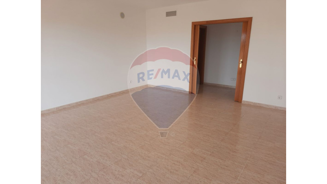 Apartamento T2 para Venda em Quarteira Foto 14