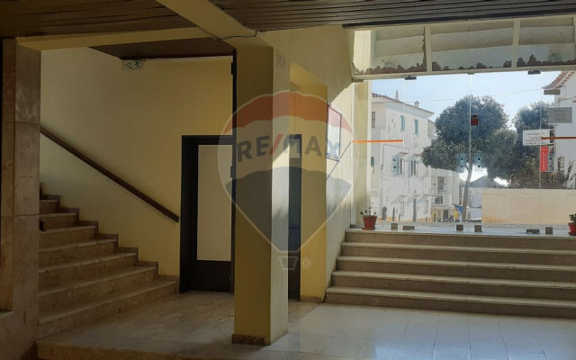 Loja para Venda em Albufeira e Olhos de Água