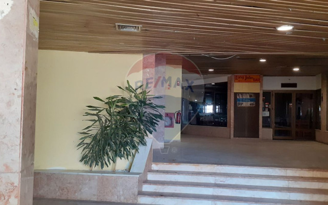 Loja para Venda em Albufeira e Olhos de Água