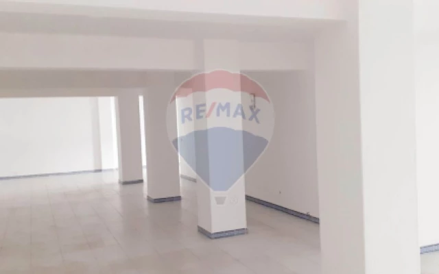 Loja para Venda em Albufeira e Olhos de Água