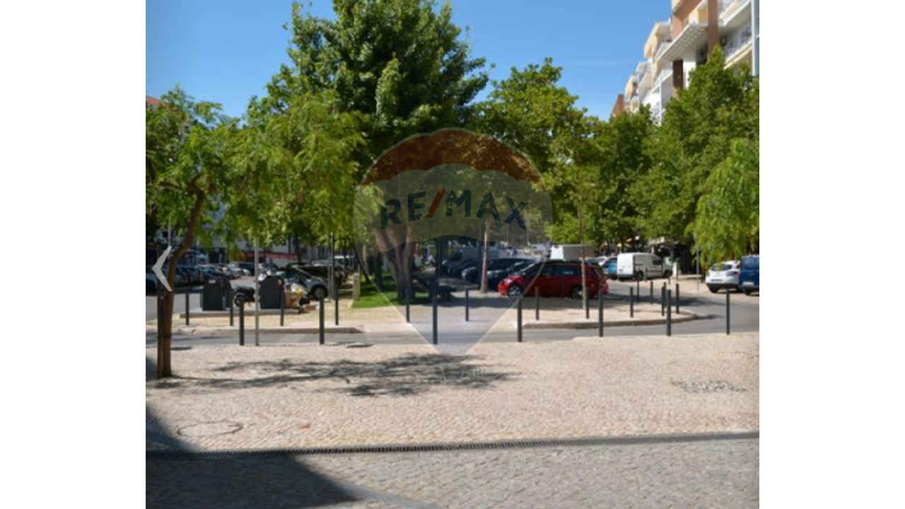 Loja para Venda em Albufeira e Olhos de Água