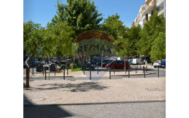 Loja para Venda em Albufeira e Olhos de Água