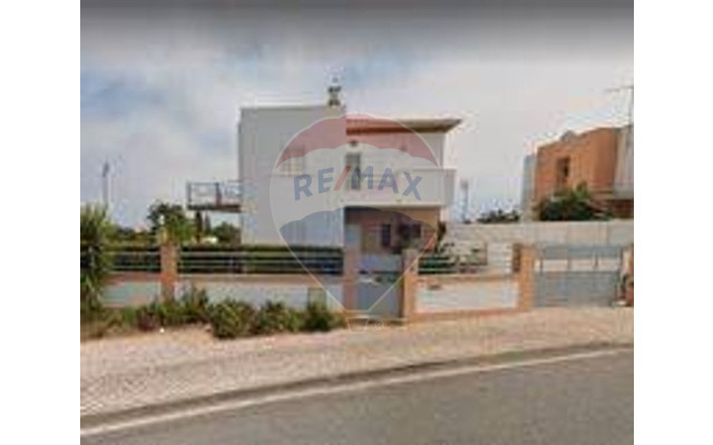 Moradia T4 para Venda em Albufeira e Olhos de Água