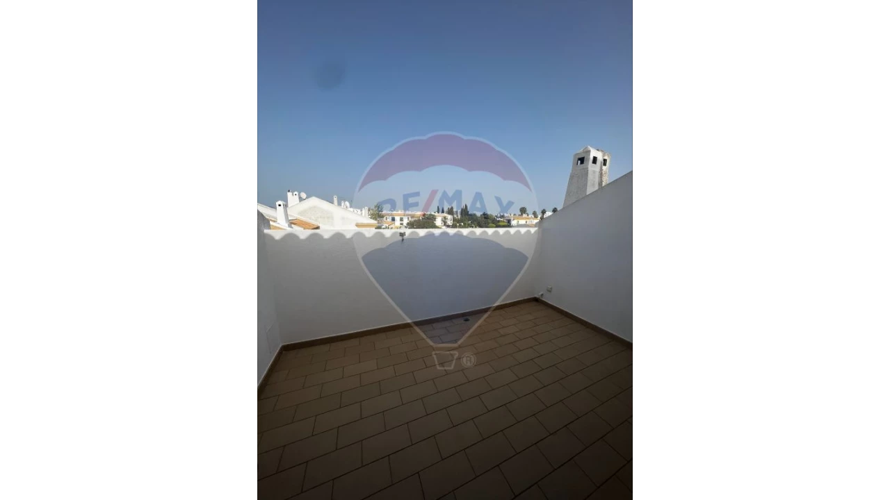 Moradia T3 para Venda em Albufeira e Olhos de Água Foto 7