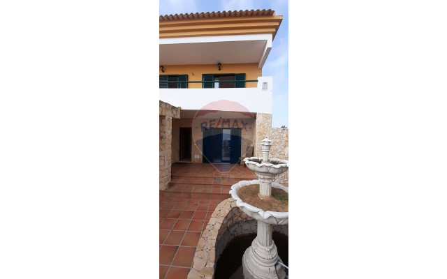 Moradia T3 para Venda em Albufeira e Olhos de Água