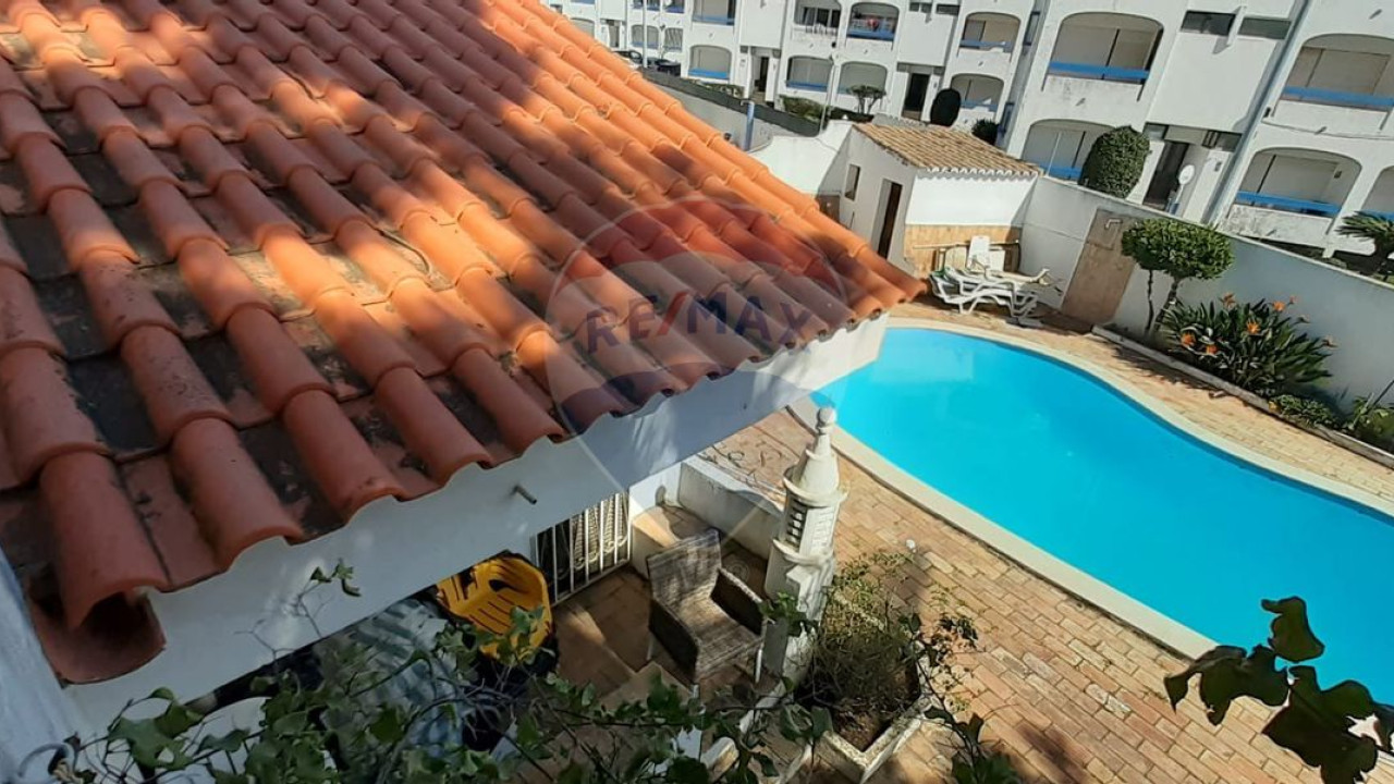 Moradia T4 para Venda em Albufeira e Olhos de Água