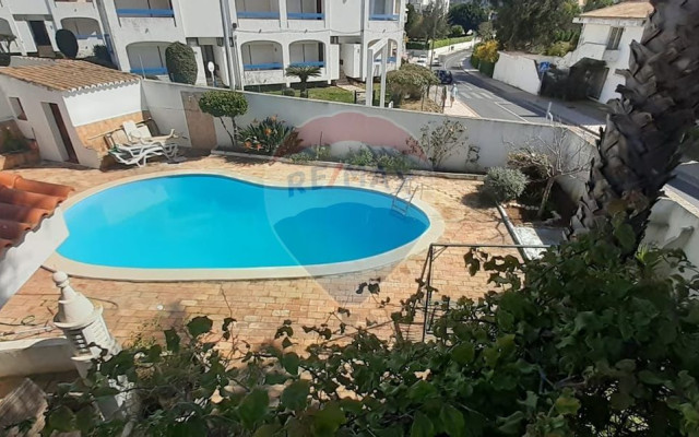 Moradia T4 para Venda em Albufeira e Olhos de Água