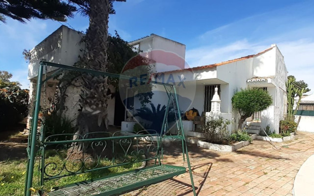 Moradia T4 para Venda em Albufeira e Olhos de Água