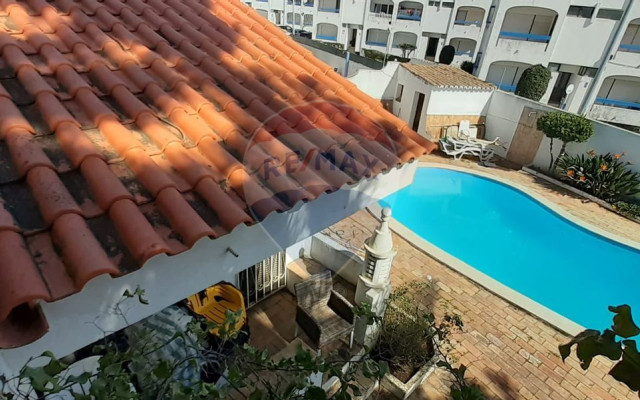 Moradia T4 para Venda em Albufeira e Olhos de Água
