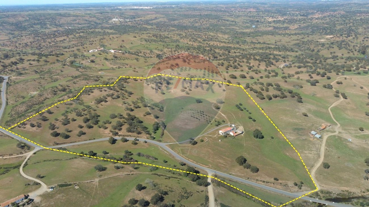 Quinta T1 para Venda em Almodôvar e Graça dos Padrões