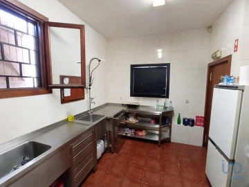 Negócio para Venda em Santa Marta de Portuzelo