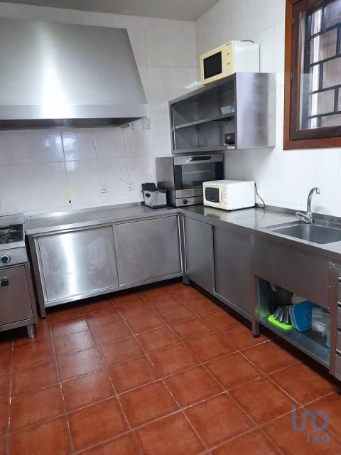 Negócio para Venda em Santa Marta de Portuzelo
