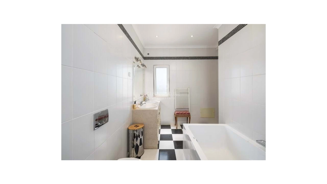 Moradia T7 para Venda em Porches Foto 30