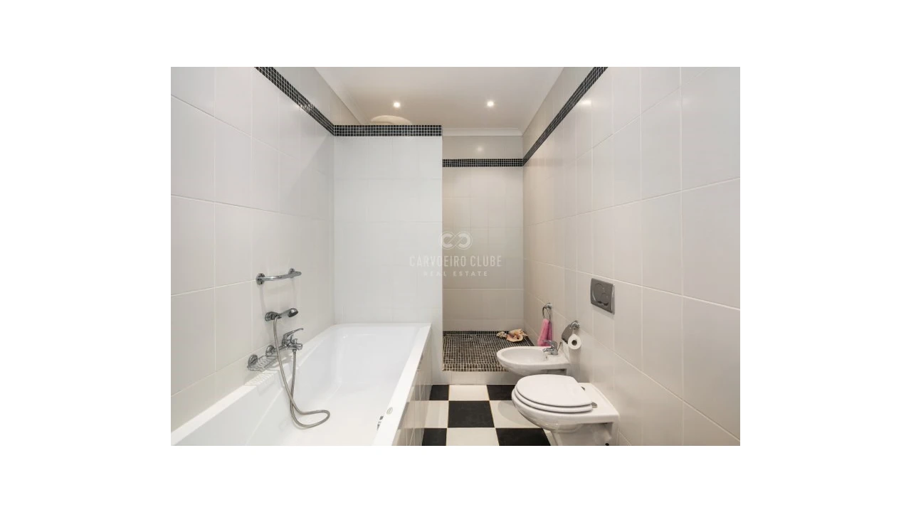 Moradia T7 para Venda em Porches Foto 31