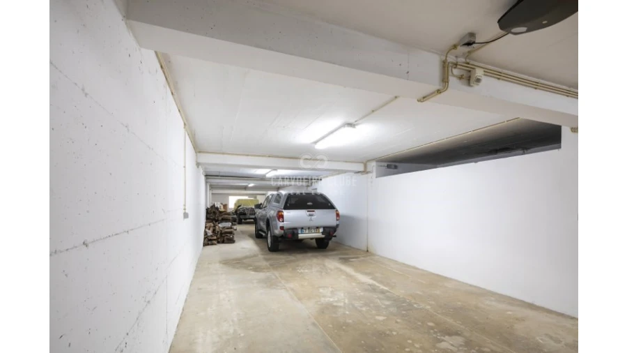 Moradia T7 para Venda em Porches Foto 20