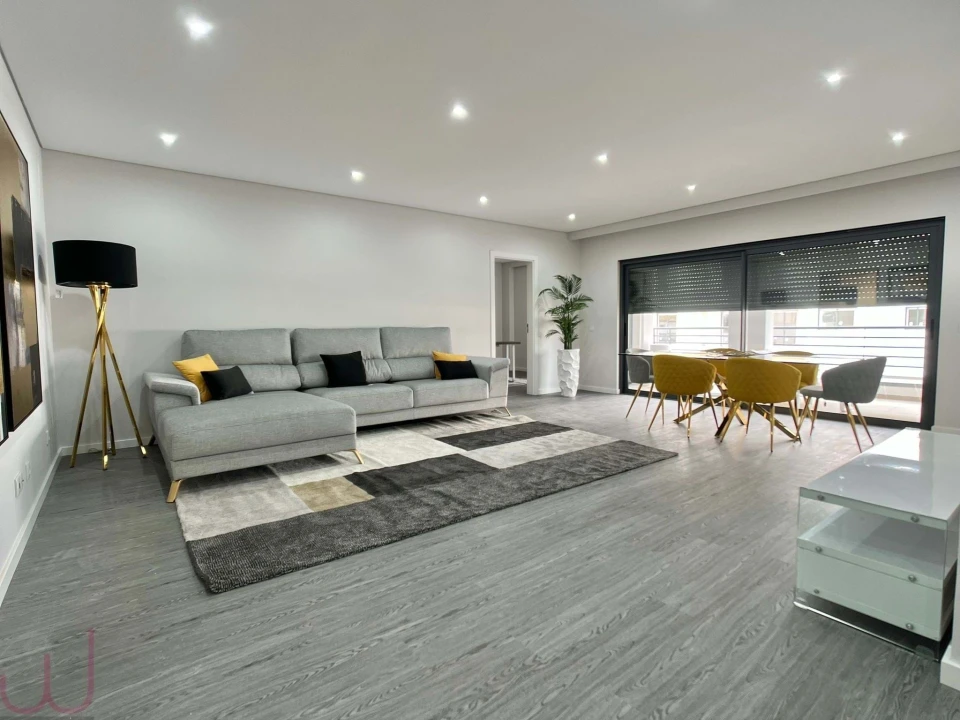 Apartamento T3 para Venda em Olhão Foto 1