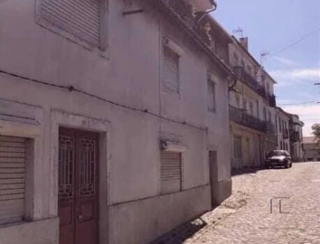 Moradia T3 para Venda em Mogadouro, Valverde, Vale de Porco e Vilar de Rei