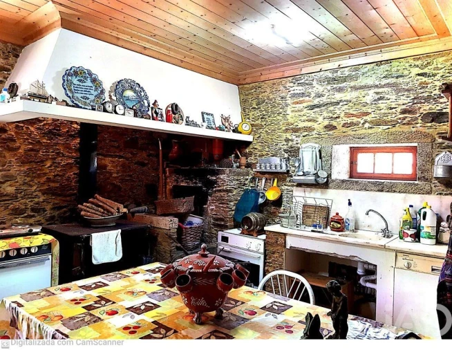 Moradia T5 para Venda em Venade e Azevedo Foto 1