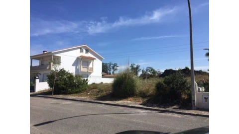 Terreno para Venda em Parceiros e Azoia
