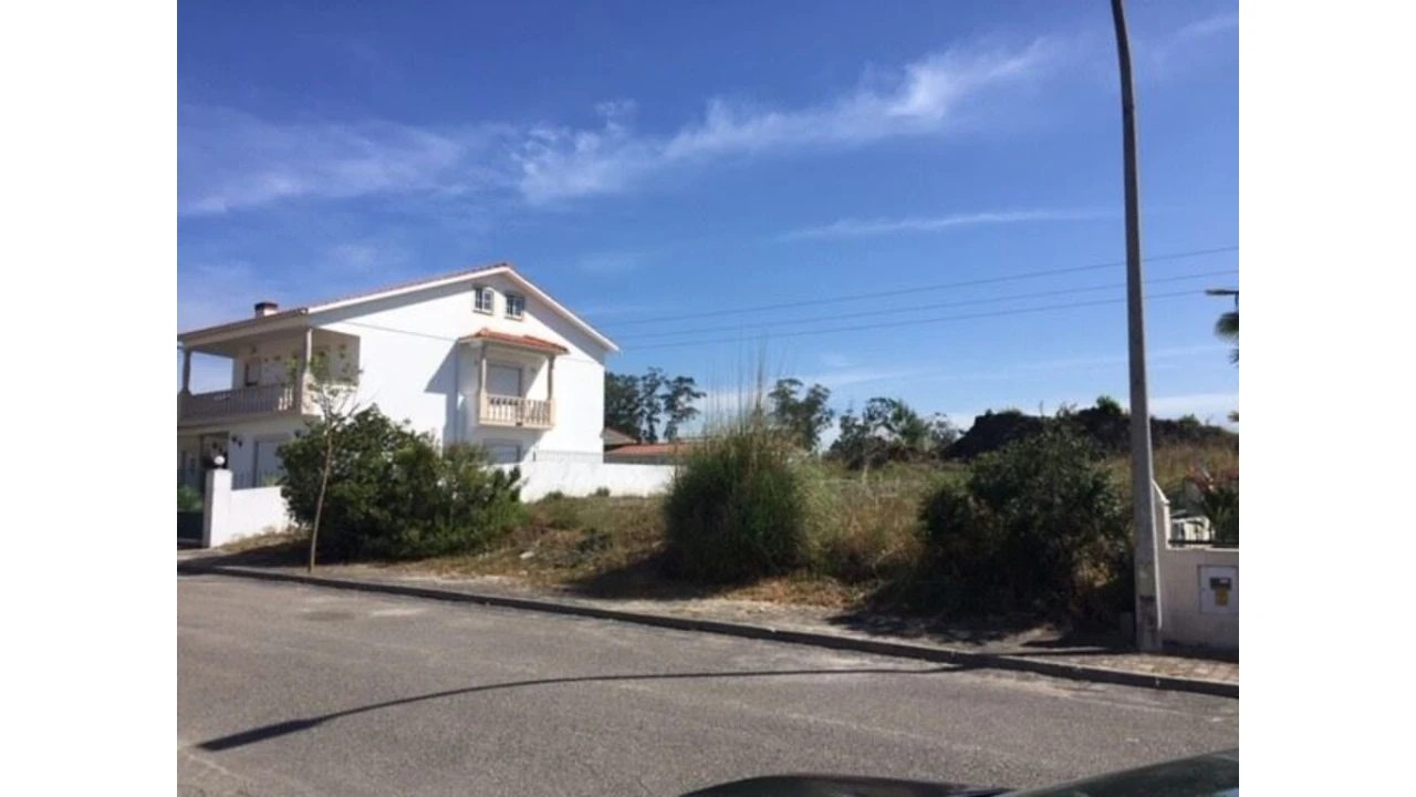 Terreno para Venda em Parceiros e Azoia Foto 1