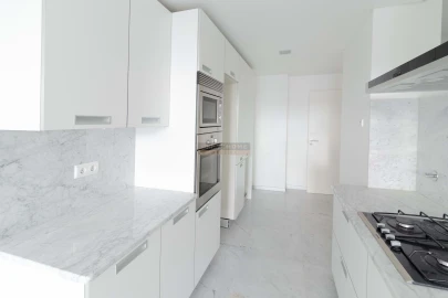 Apartamento T2 para Venda em Funchal (Se)