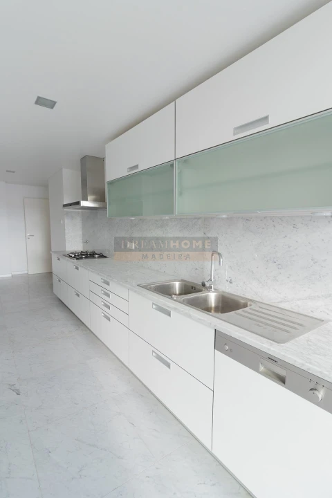Apartamento T2 para Venda em Funchal (Se)