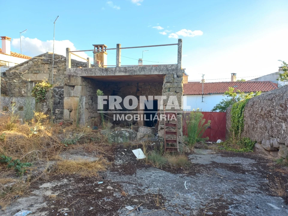 Moradia T0 para Venda em Samões Foto 6