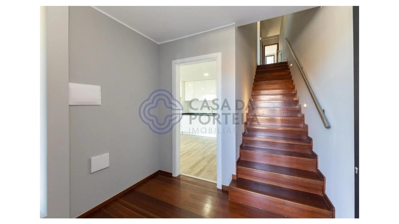 Moradia T5 para Venda em Gondomar (São Cosme), Valbom e Jovim Foto 11