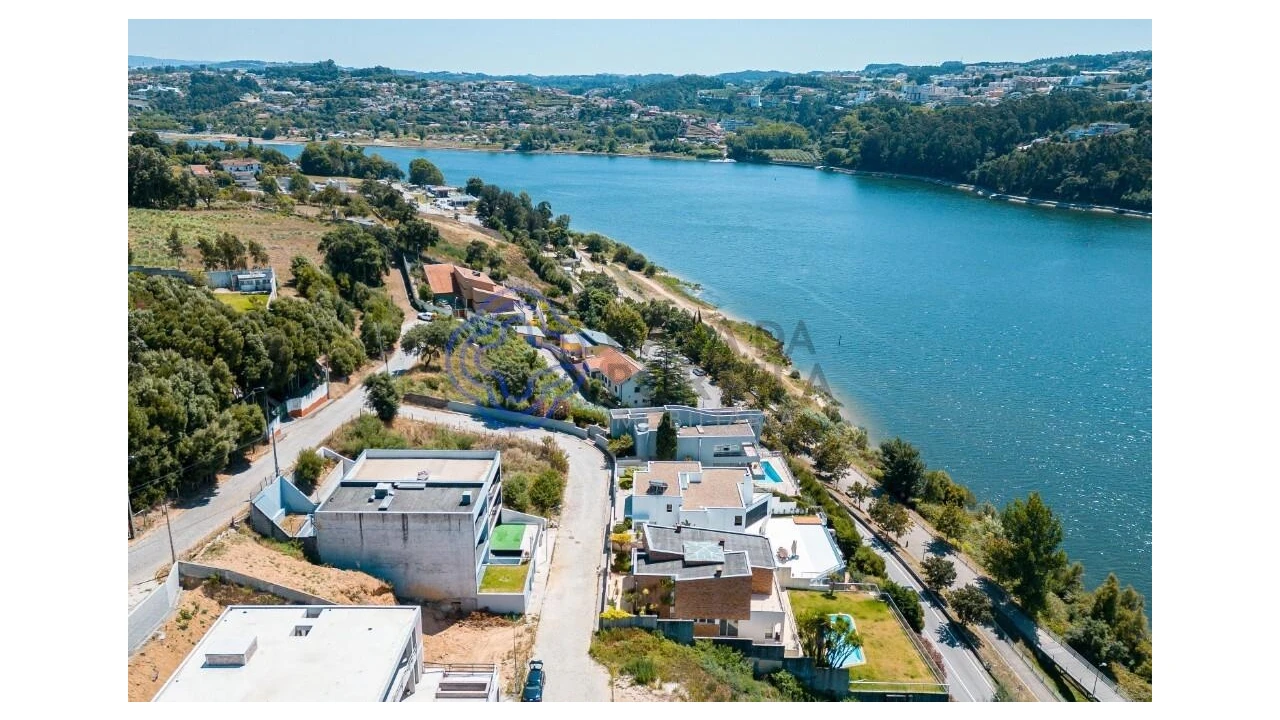 Moradia T5 para Venda em Gondomar (São Cosme), Valbom e Jovim Foto 57