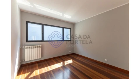 Moradia T5 para Venda em Gondomar (São Cosme), Valbom e Jovim