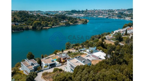Moradia T5 para Venda em Gondomar (São Cosme), Valbom e Jovim