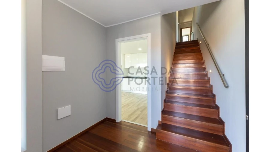 Moradia T5 para Venda em Gondomar (São Cosme), Valbom e Jovim Foto 11