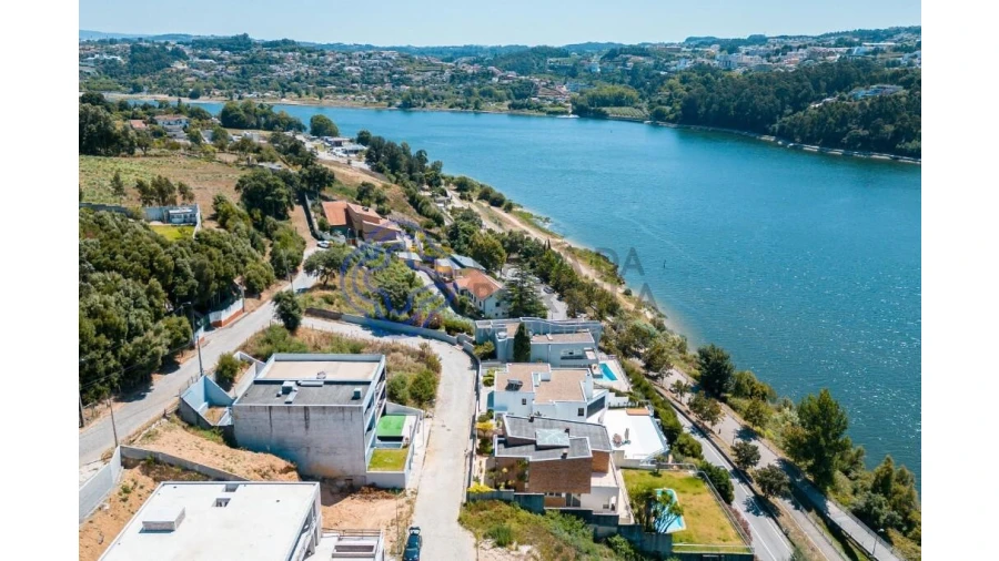 Moradia T5 para Venda em Gondomar (São Cosme), Valbom e Jovim Foto 57