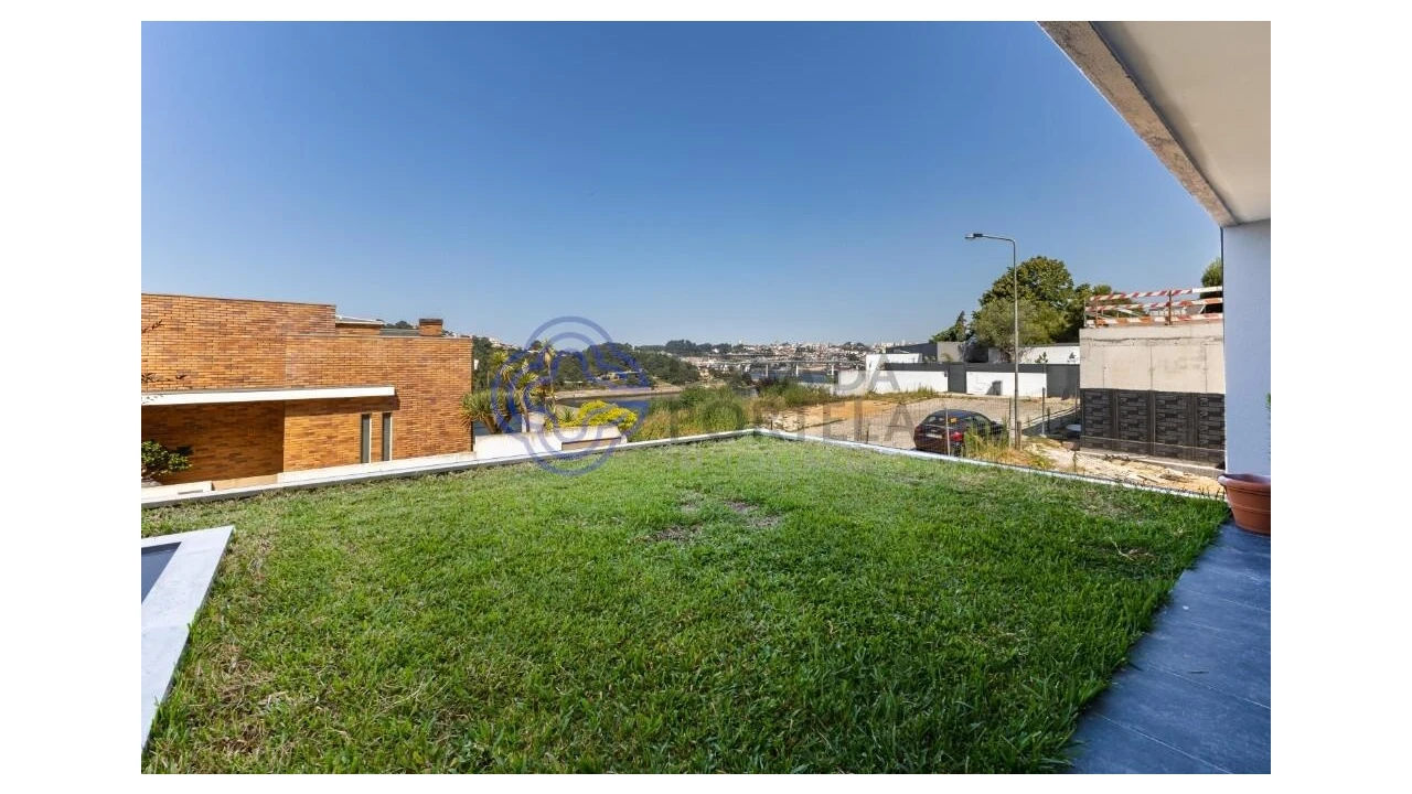 Moradia T5 para Venda em Gondomar (São Cosme), Valbom e Jovim Foto 10