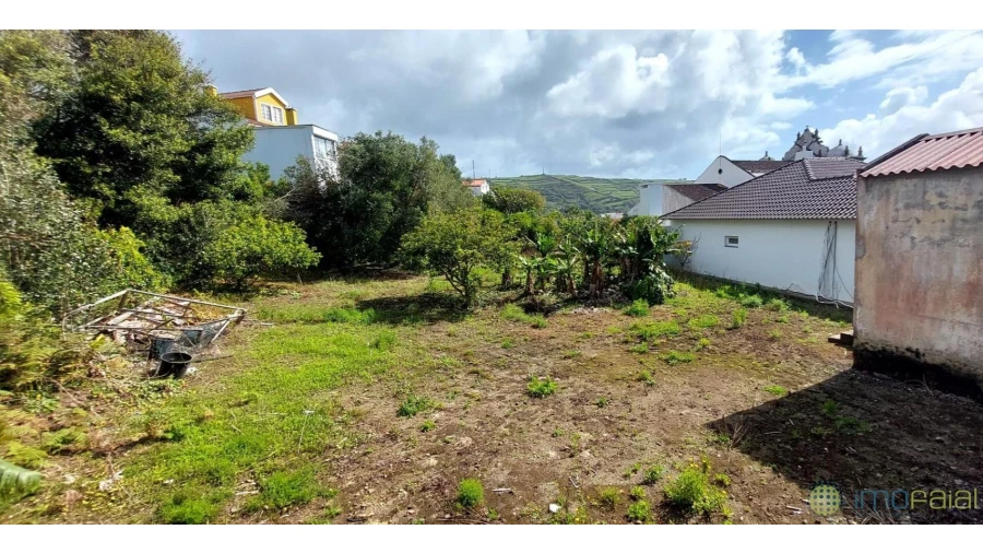 Terreno para Venda em Horta (Matriz)